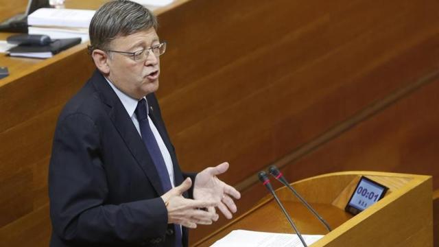 Ximo Puig, durante una sesión de control en el Senado.