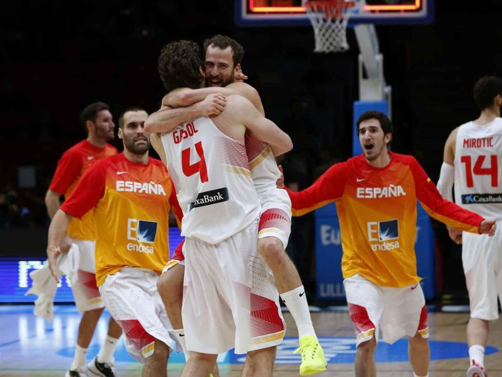 España celebra el título.