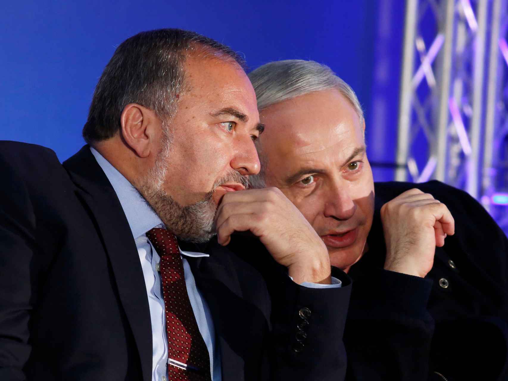 El ultraconservador Lieberman (i) es el nuevo ministro de Defensa de Israel.