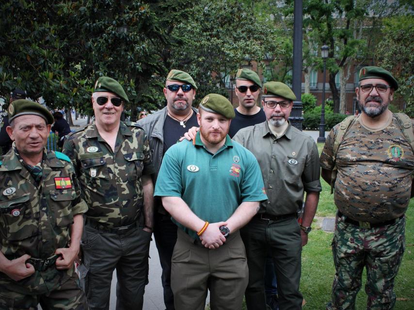 Nicolás, Pablo, Marcos, Joserra, Rafael, Pepe y Pedro, miembros de la Asociación.