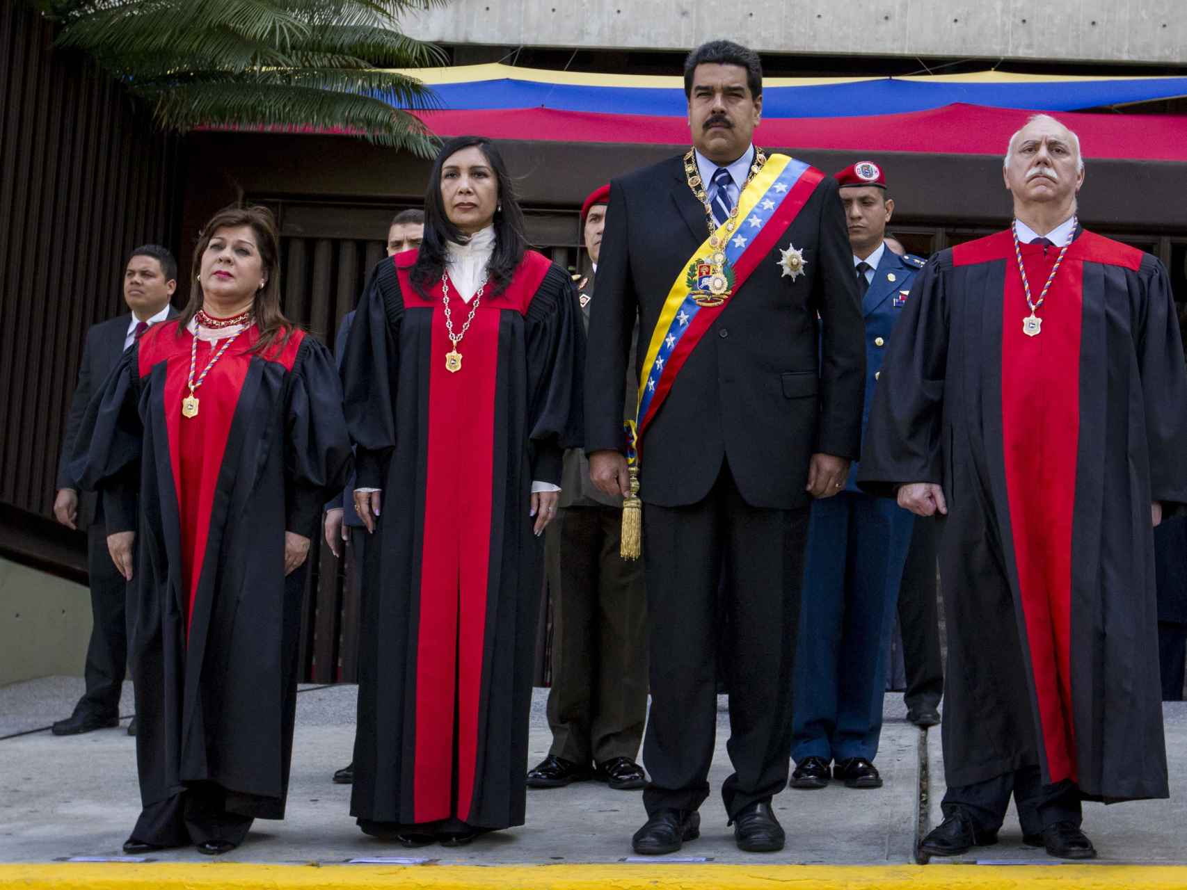 Nicolás Maduro junto a la presidenta del Tribunal Supremo de Justicia en Caracas.