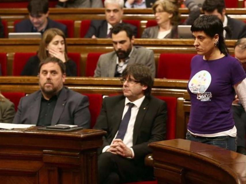 Junqueras, Puigdemont y Anna Gabriel en el Parlament de Cataluña.
