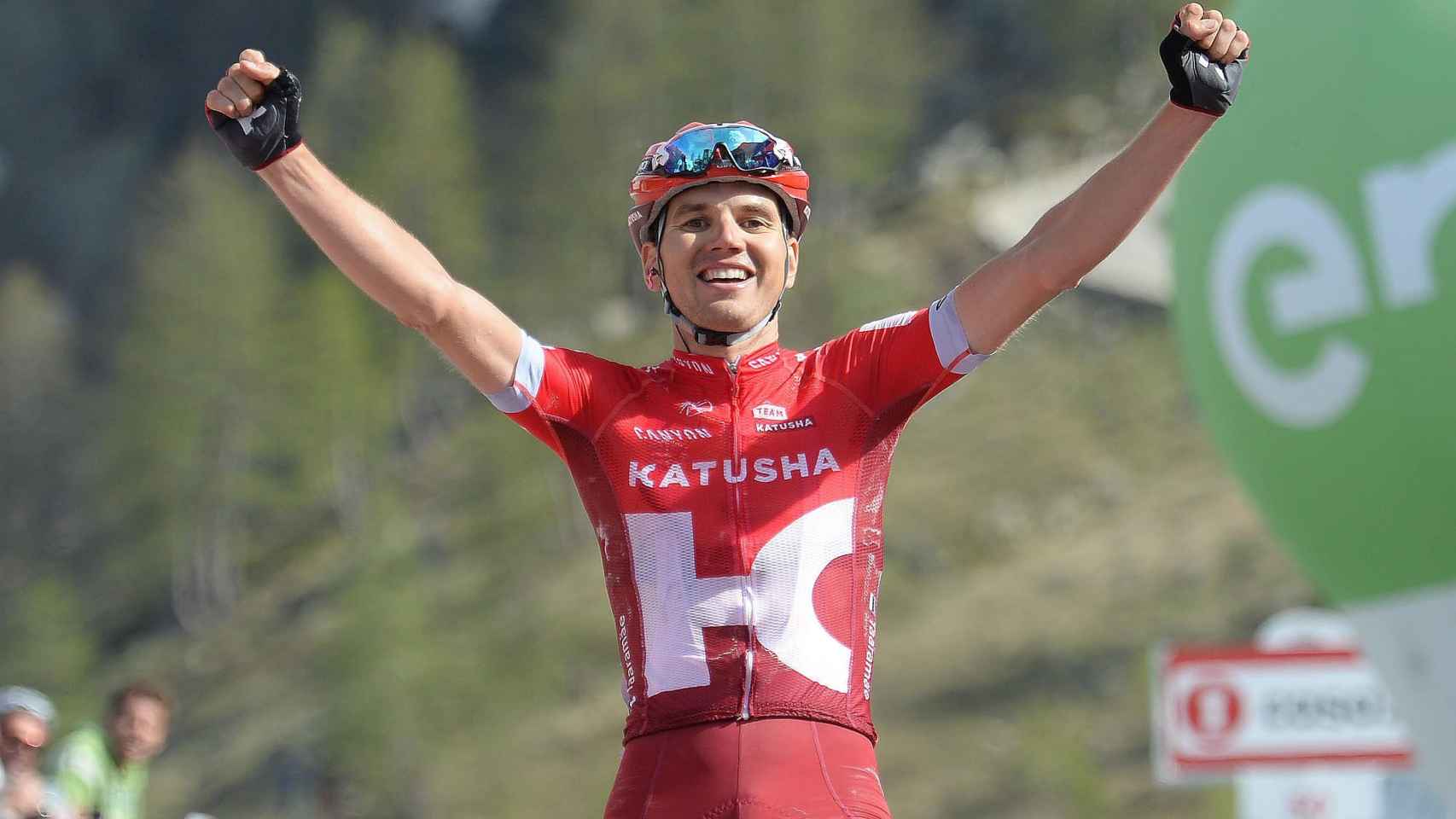 Rein Taaramae celebra su victoria en la última etapa del Giro.