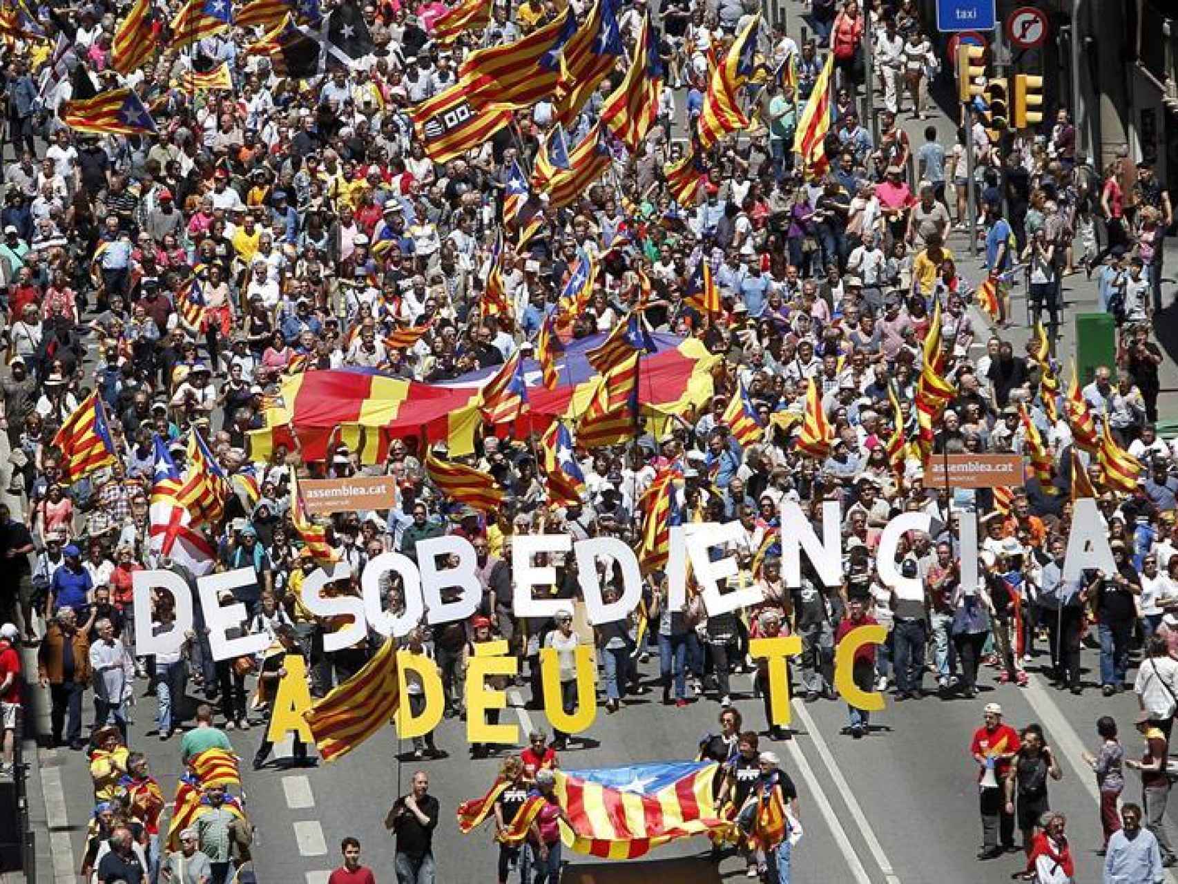 Manifestación en Barcelona contra la suspensión de leyes del TC