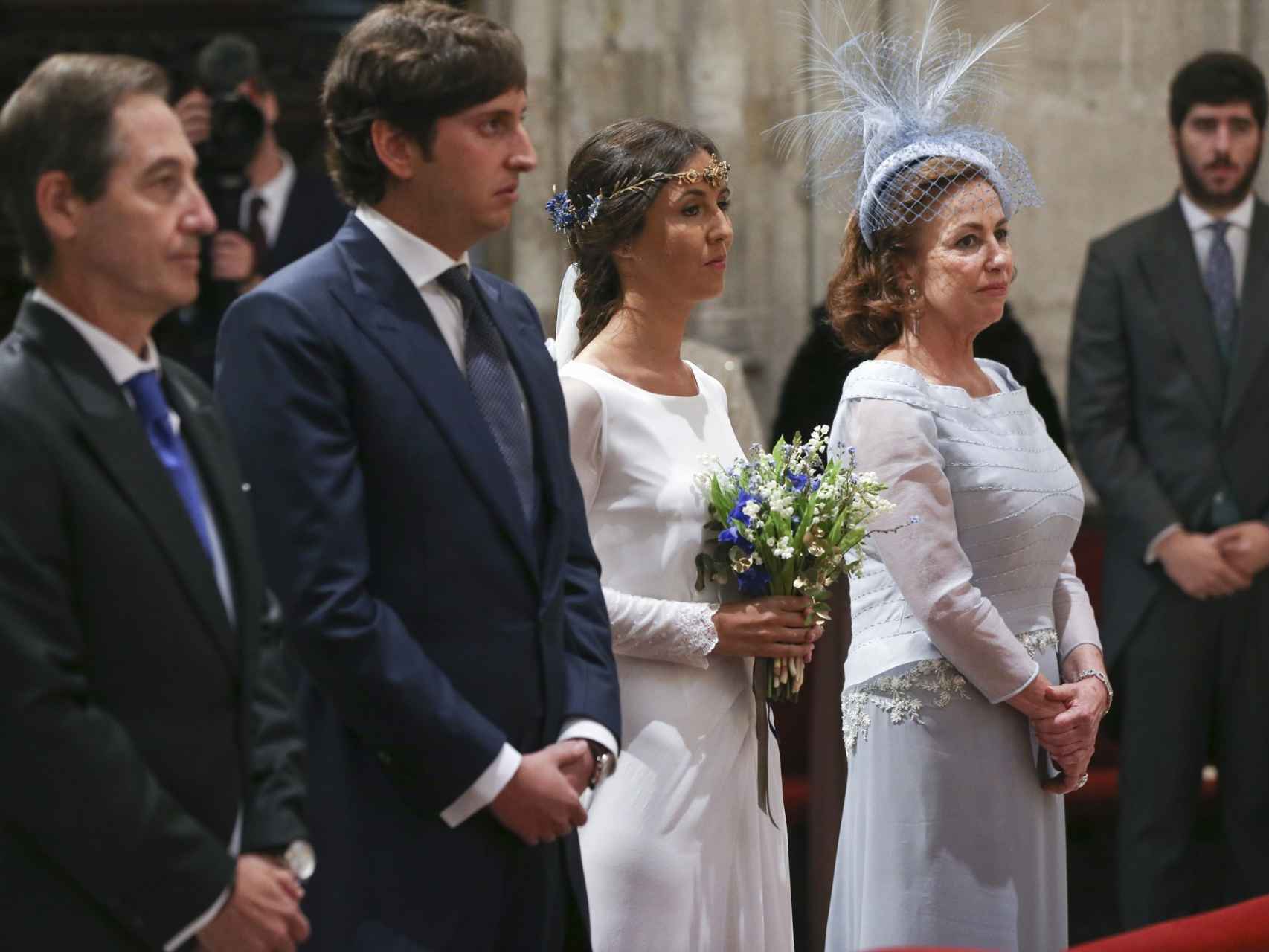 Eduardo Fernández,  Cristina Fernández,  Luis Fernández-Vega y Victoria Cueto Felgueroso durante la ceremonia