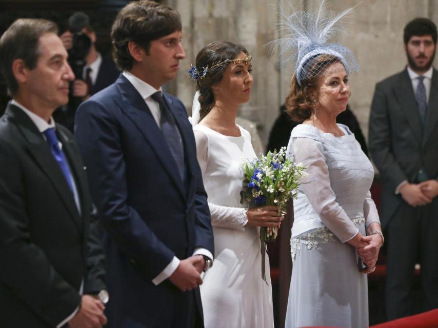 Eduardo Fernández,  Cristina Fernández,  Luis Fernández-Vega y Victoria Cueto Felgueroso durante la ceremonia
