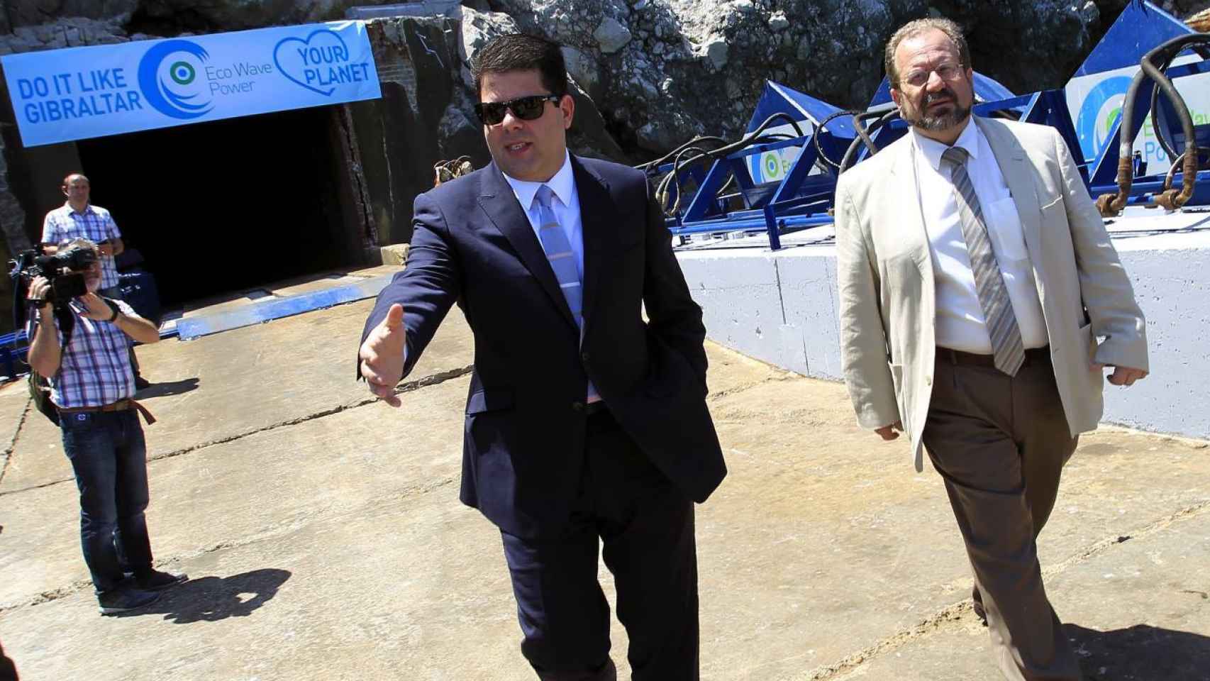 Fabián Picardo y el ministro de Medio Ambiente de Gibraltar John Cortés.