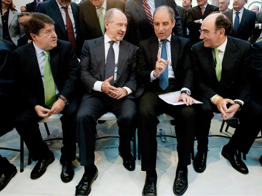 José Luis Olivas y Rodrigo Rato de Bankia, el presidente valenciano Francisco Camps e Ignacio Sánchez Galán (Iberdrola) en Valencia el 3 de mayo de 2011.