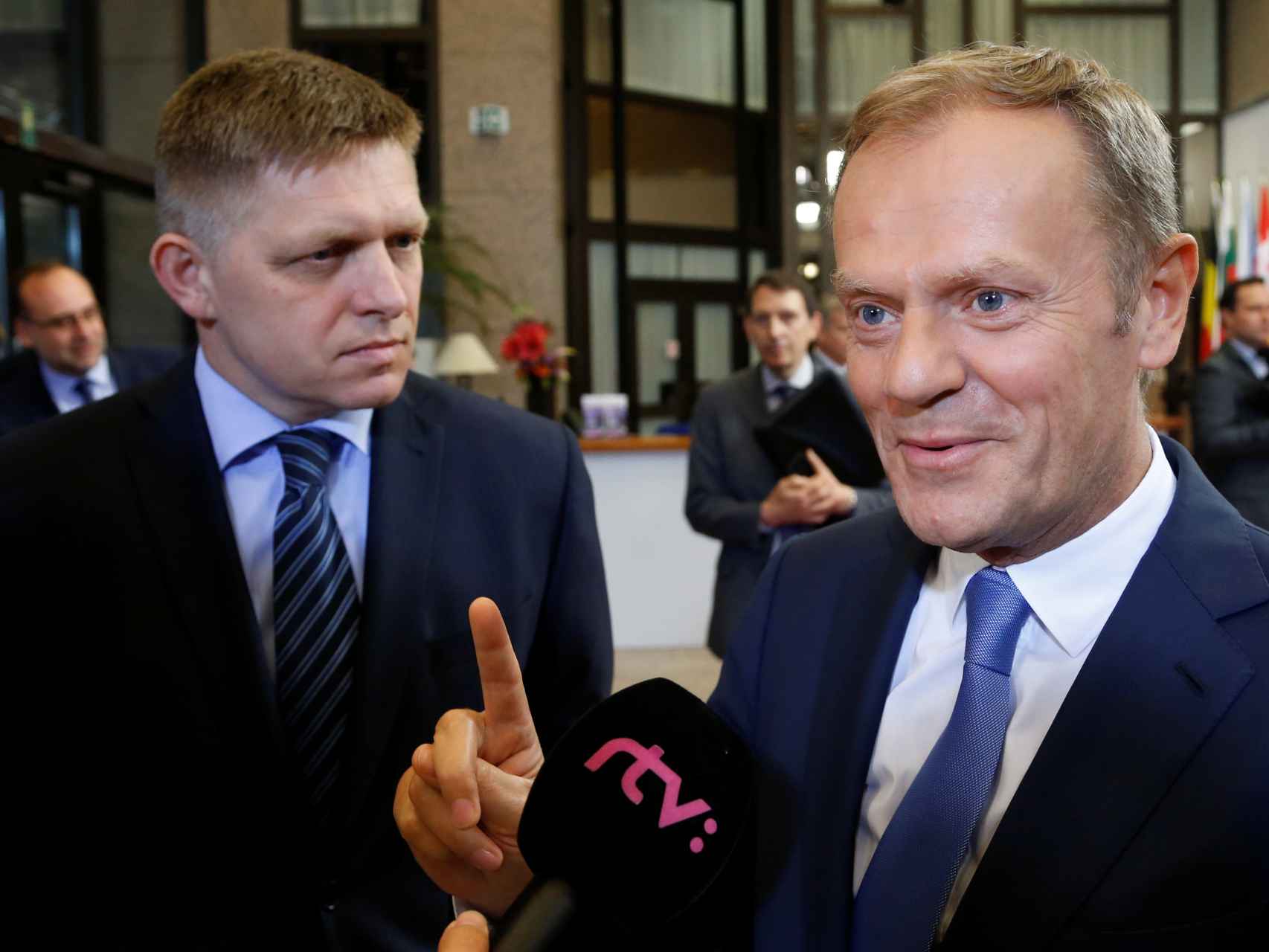 El primer ministro eslovaco, Robert Fico, y Donald Tusk.