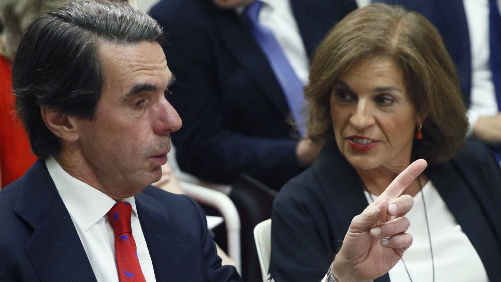 El expresidente del Gobierno, junto a su esposa, Ana Botella este jueves en Madrid