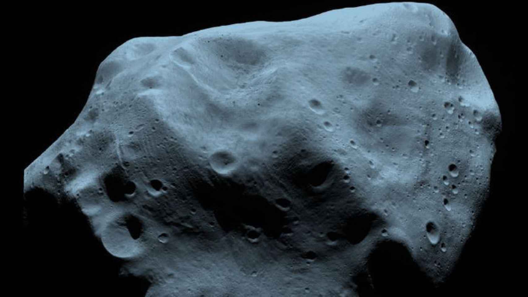 La superficie con cráteres del asteroide 21 Lutetia.