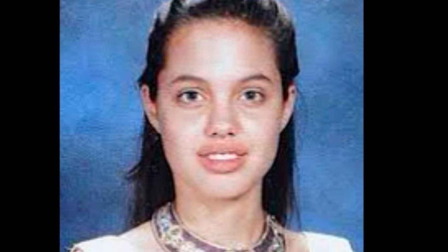 Angelina Jolie cuando era una preadolescente.