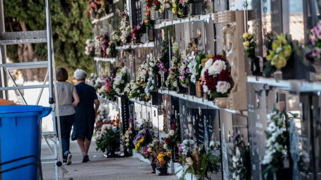 El cementerio de La Vall d’Uixó, en Castellón, este domingo.