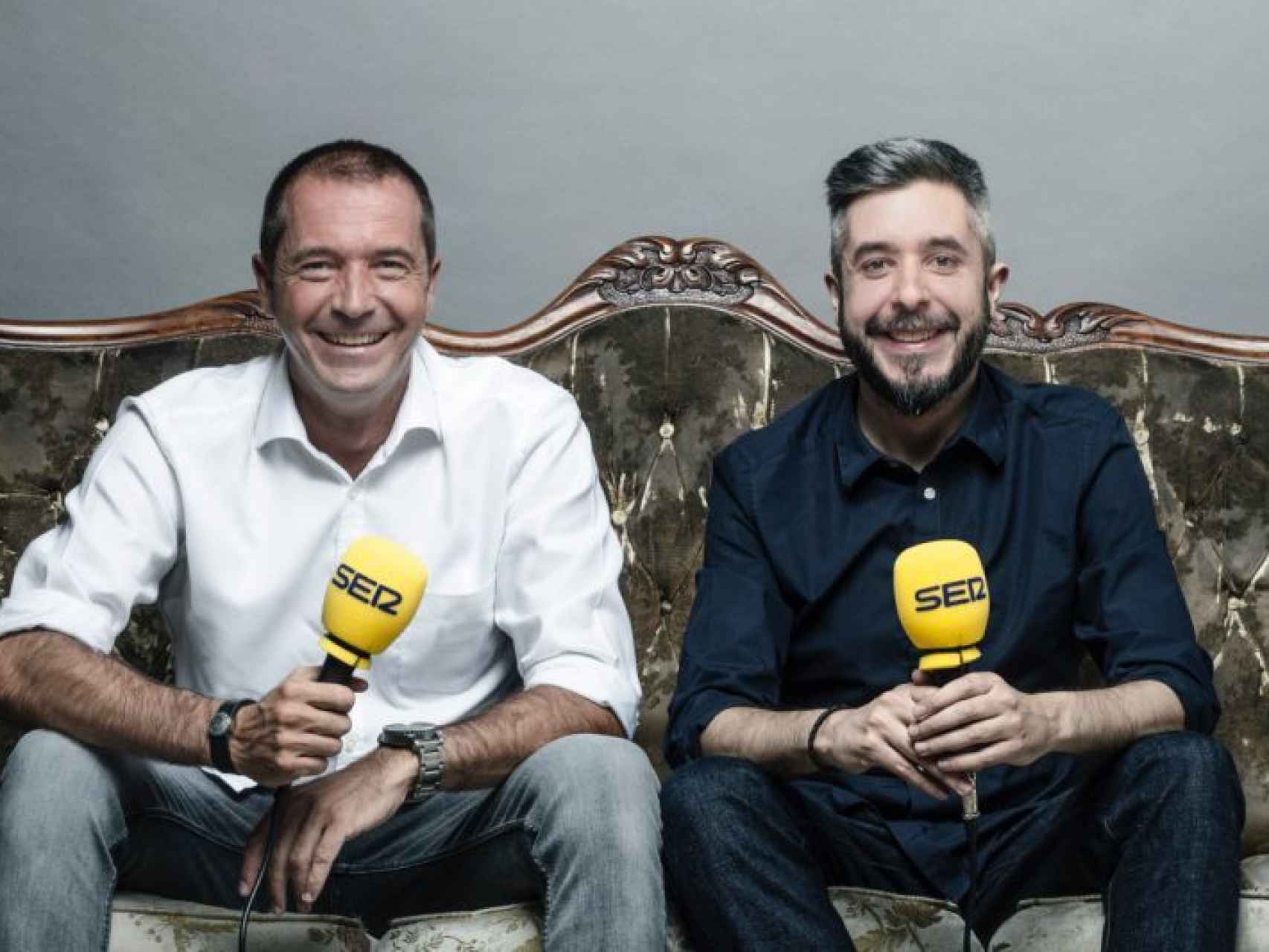 Manu Carreño y Dani Garrido, con los micrófonos de la Cadena SER.