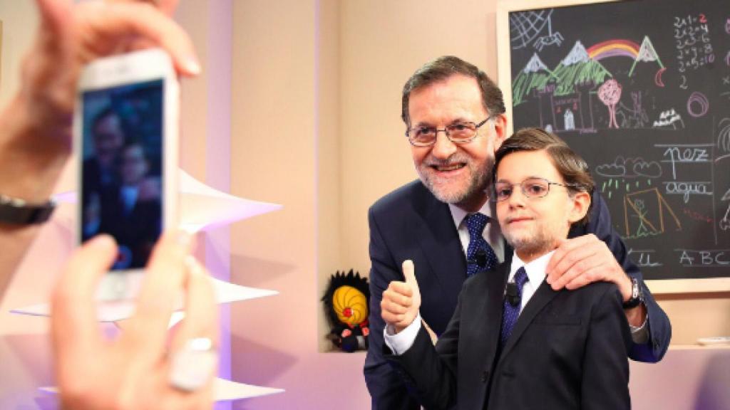 El mensaje republicano que se coló en la entrevista de Rajoy con niños