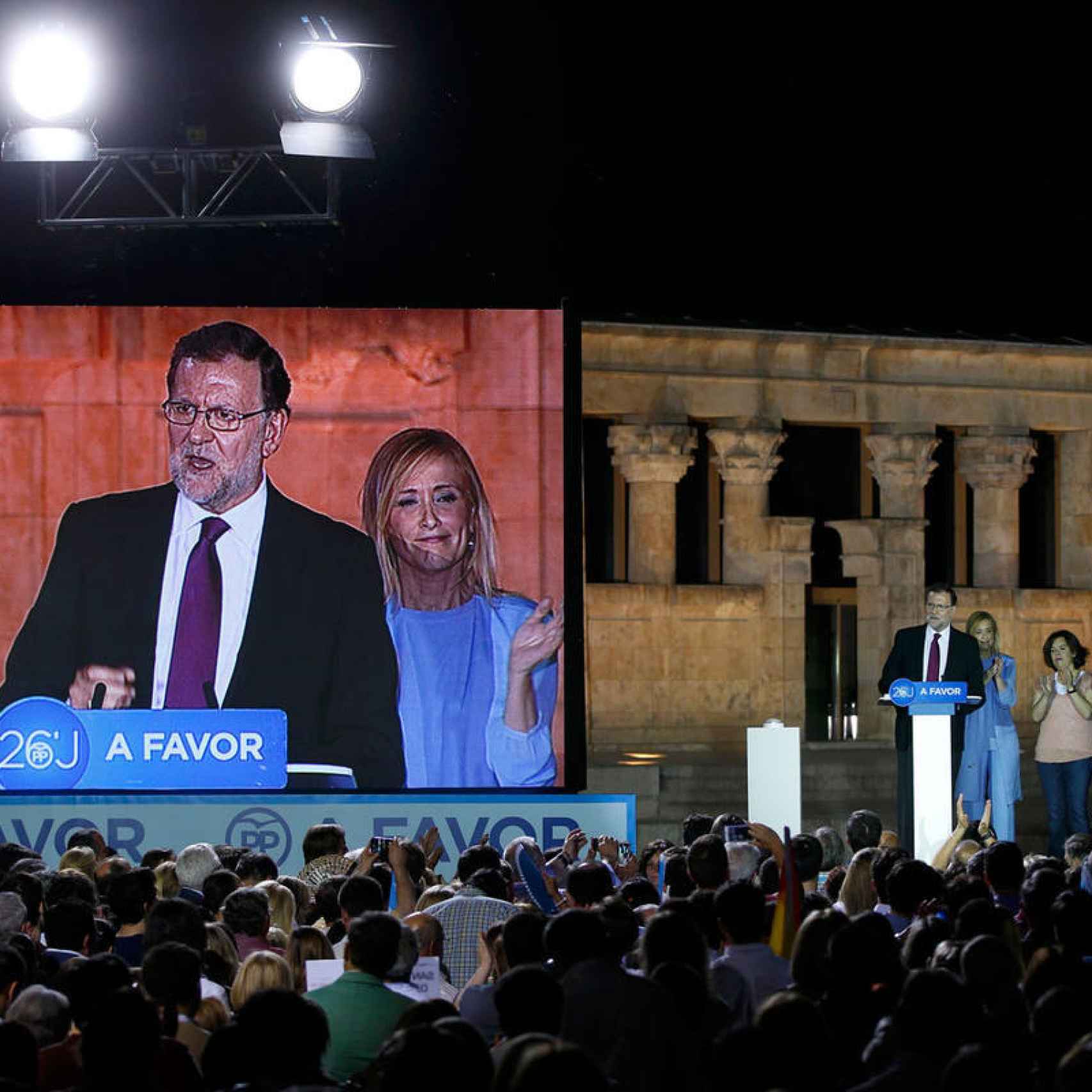 Un momento de la intervención de Rajoy en el arranque de campaña en el Templo de Debod