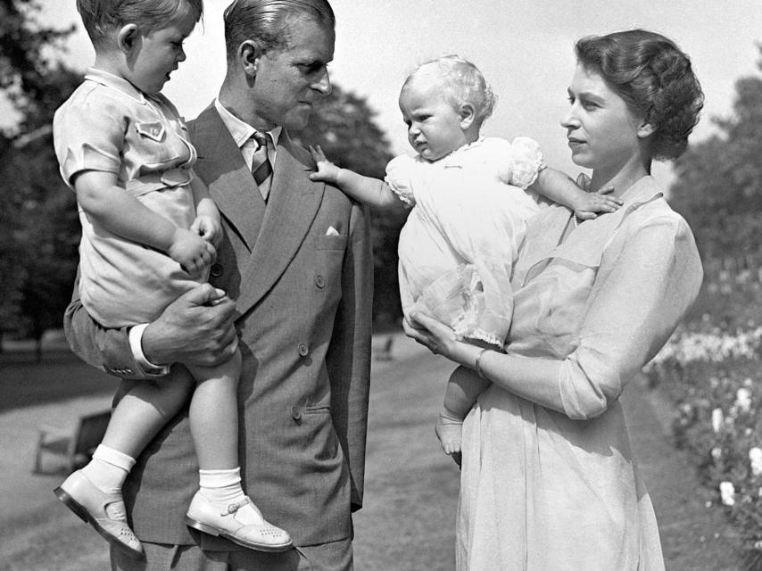 La pareja con sus dos primeros hijos