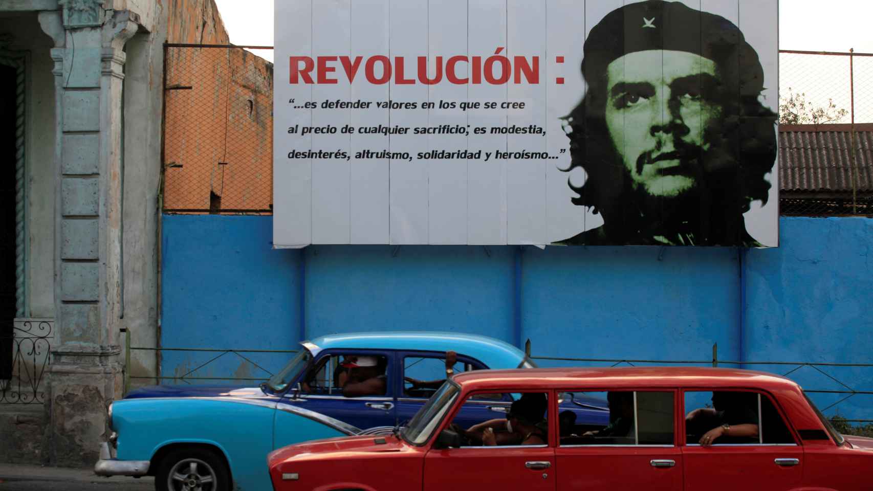 Los carteles de la revolución cubana siguen presentes en las calles de la capital.