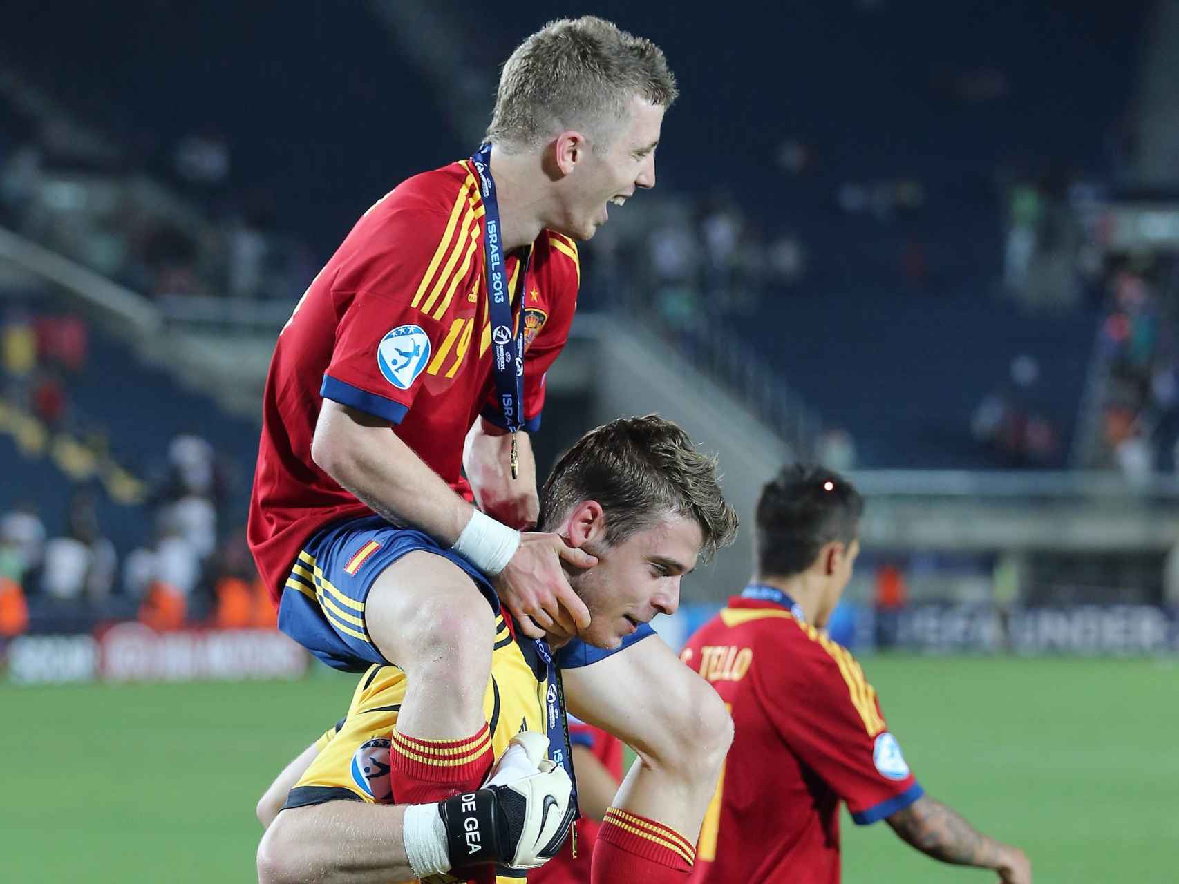 Muniain y De Gea celebran la victoria en el Europeo sub21 de 2013.
