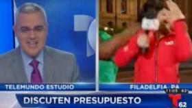 Terrible puñetazo en directo a un reportera de Telemundo