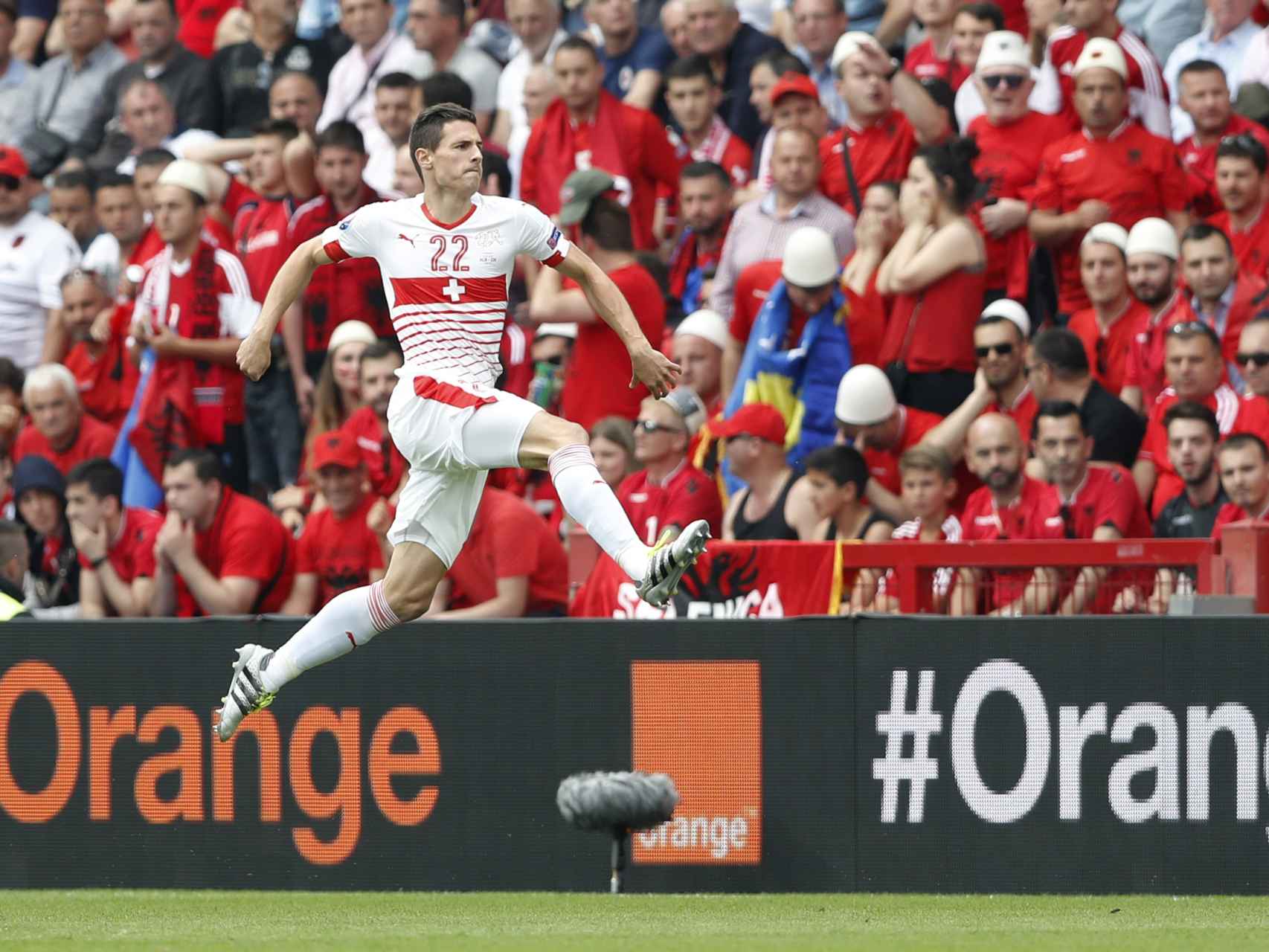 Schär celebra el gol de Suiza en la Eurocopa.