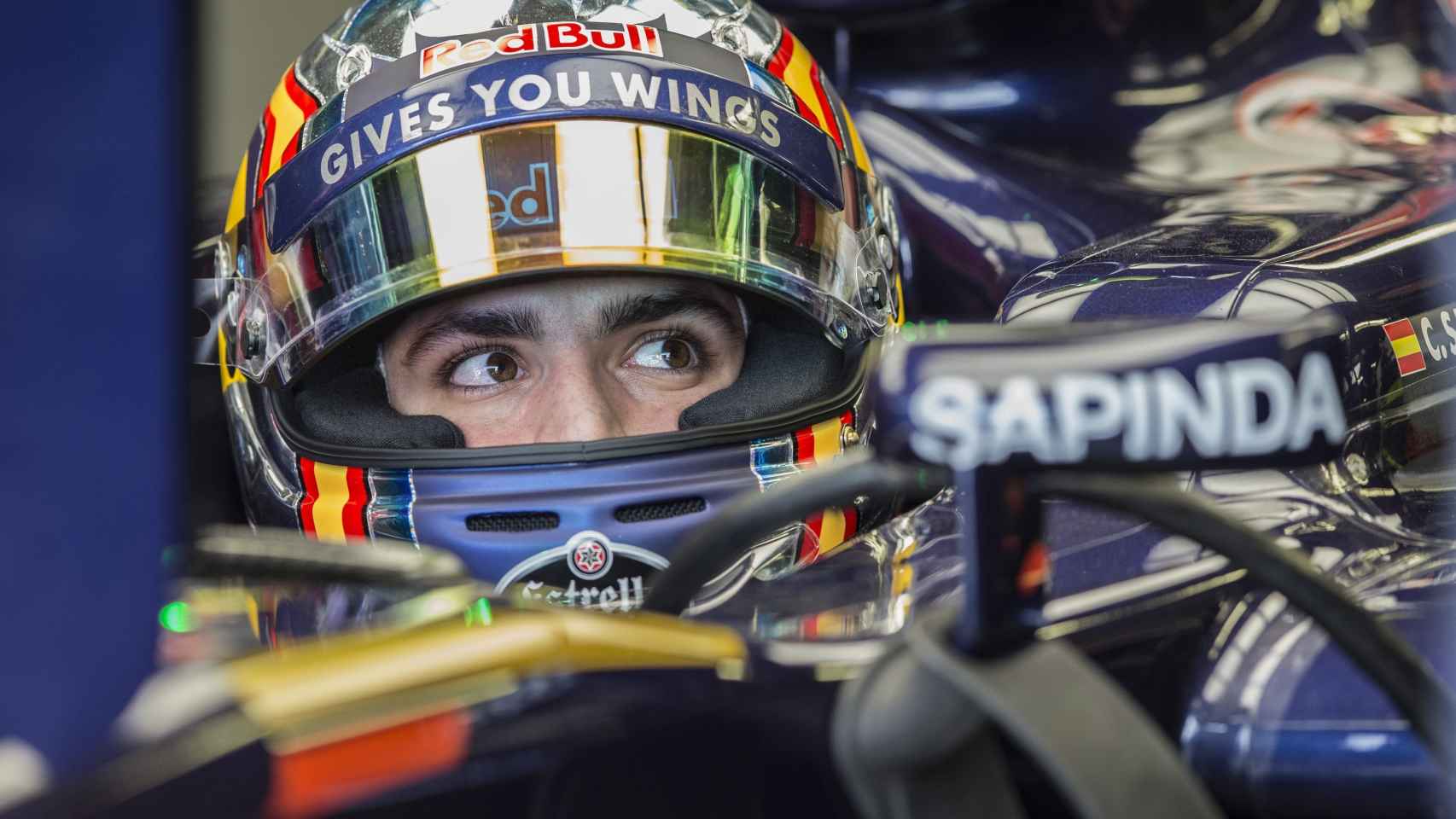 Carlos Sainz, a los mandos de un Toro Rosso.