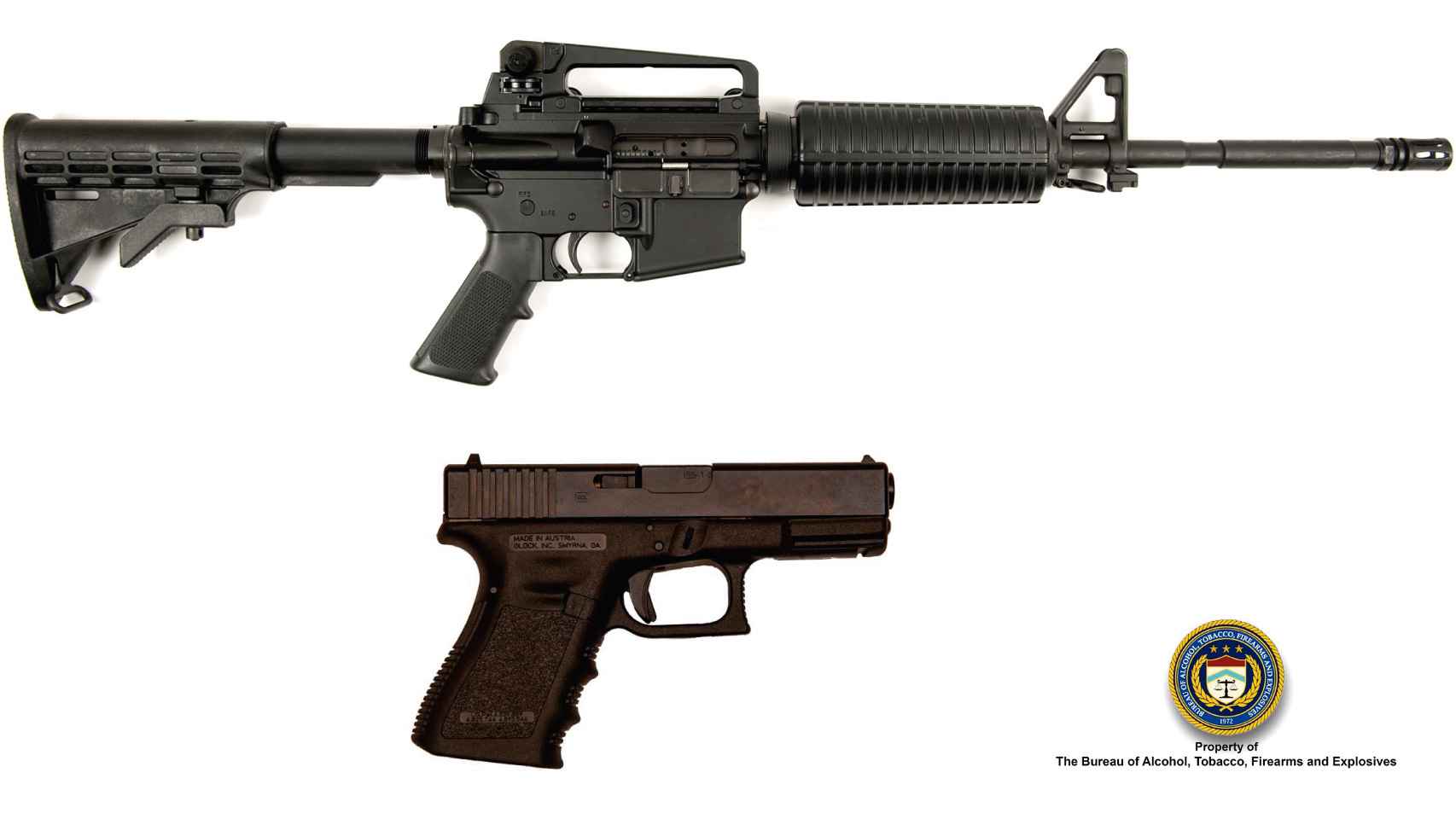 Omar Mateen empleó armas similares a este rifle y esta pistola en la matanza de Orlando.