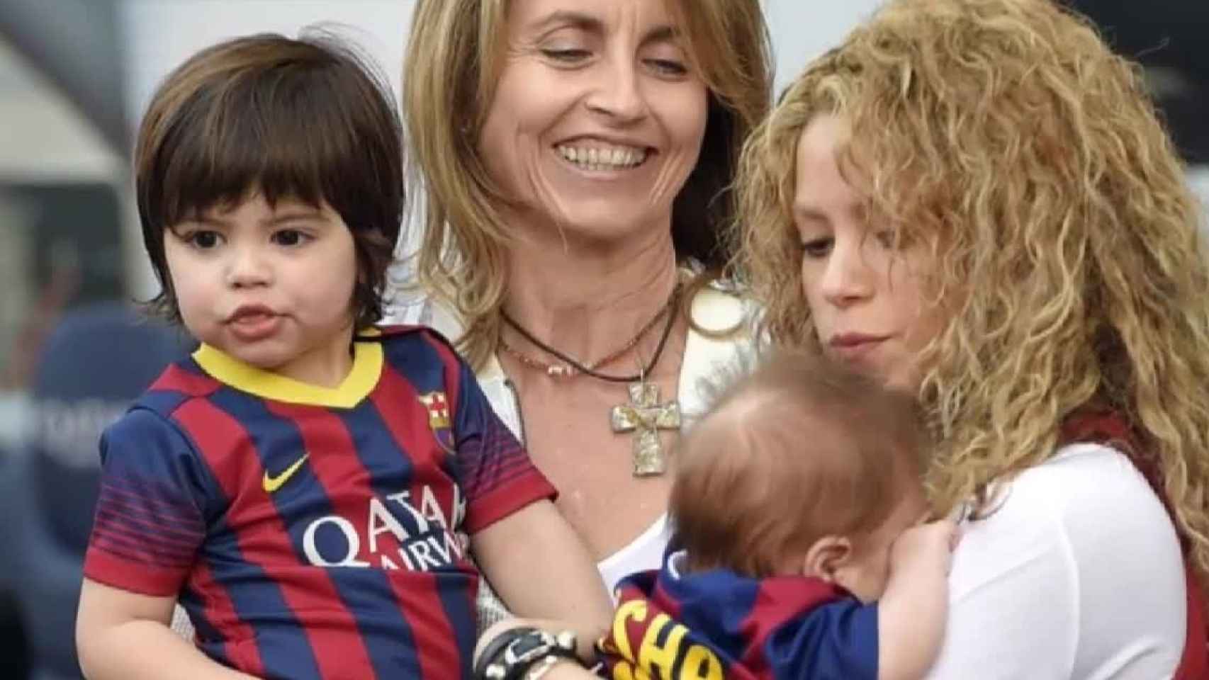 La cantante Shakira con sus hijos Milan y Sasha
