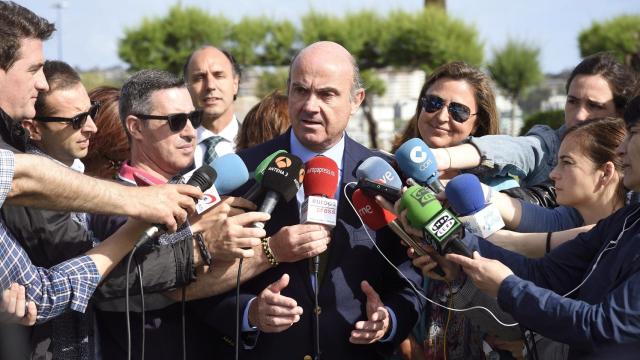 Luis de Guindos en los cursos de verano de la UIMP en Santander