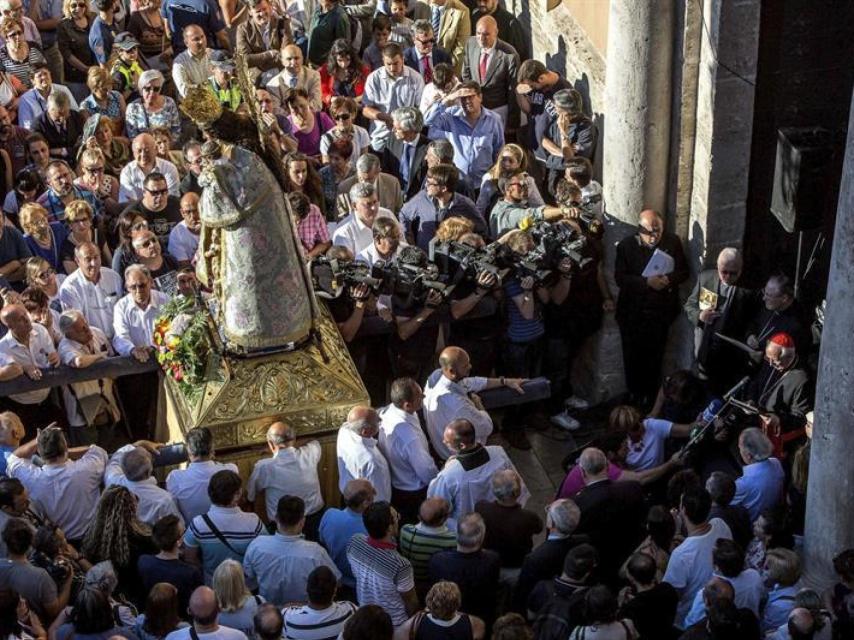 El acto de desagravio a la Virgen de los Desamparados.