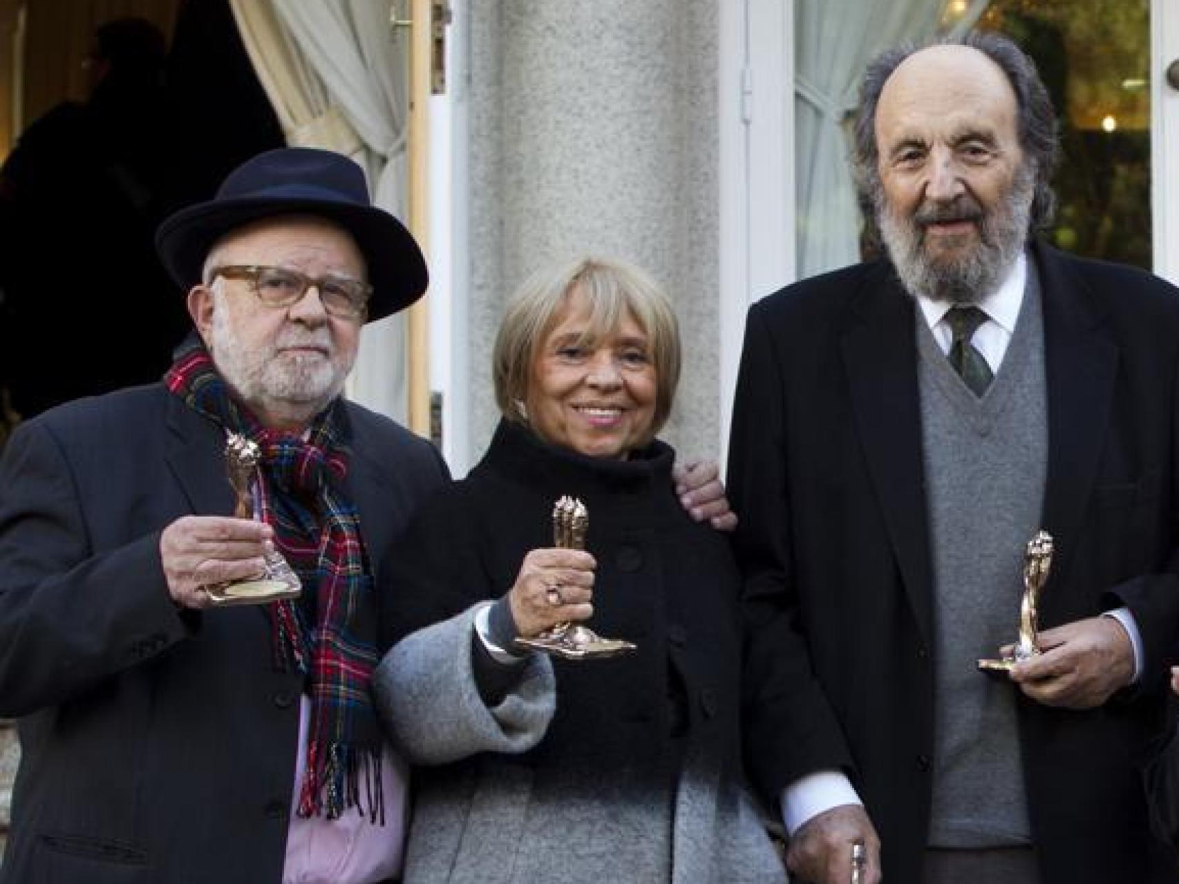 Jaume Figueras (i) durante su ingreso como miembro de la Academia de Cine Catalán.