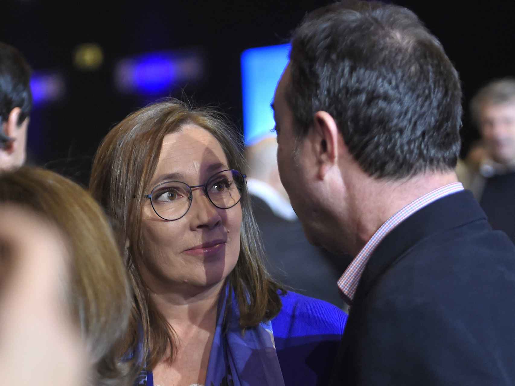 La mujer del presidente en funciones Mariano Rajoy con gafas