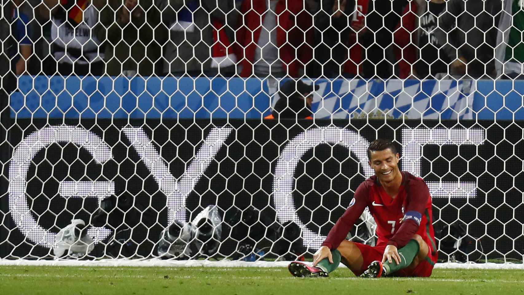 Ronaldo se lamenta tras una ocasión errada ante Islanda.