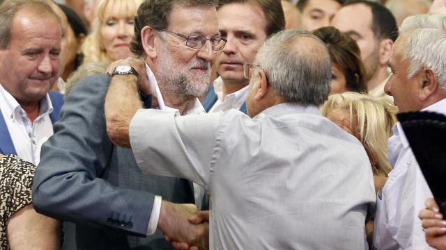 El líder del PP, Mariano Rajoy, este domingo en Lleida.