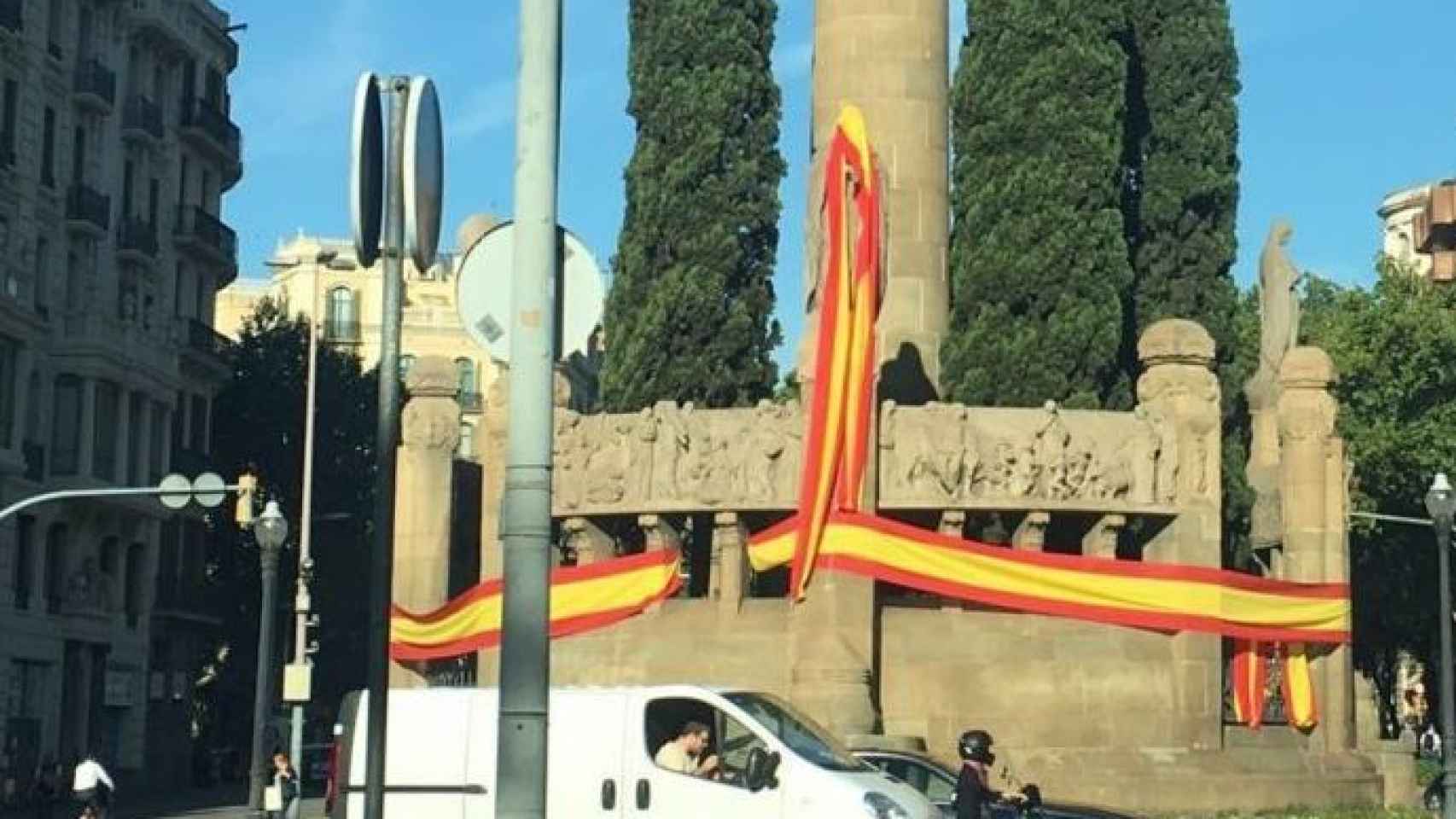El misterio de las banderas españolas en Barcelona