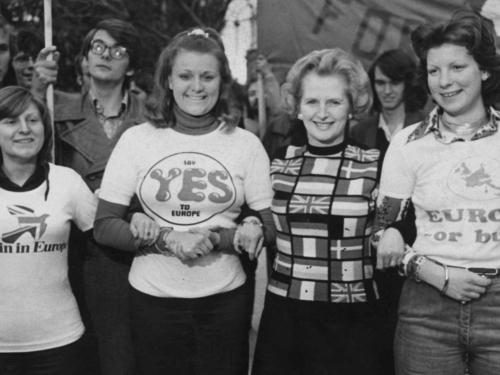 Thatcher hizo campaña por el sí a la Comunidad Económica Europea ante el referéndum de 1975.