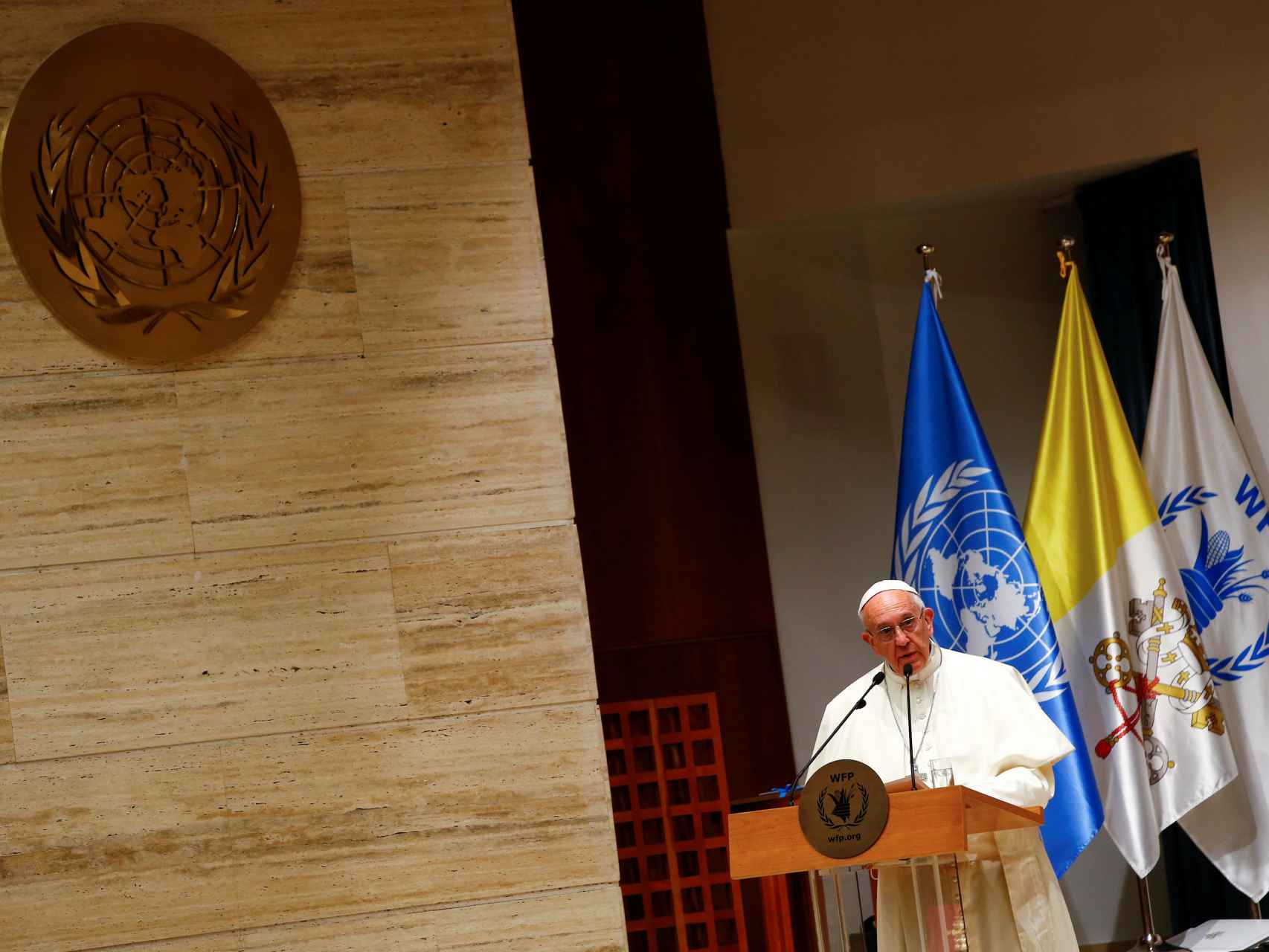 El papa, en la sede del Programa Mundial de Alimentos de la ONU.