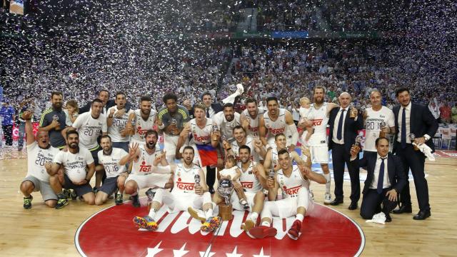 El Real Madrid se proclamó campeón tras imponerse por 3-1 en la final al Barcelona Lassa.