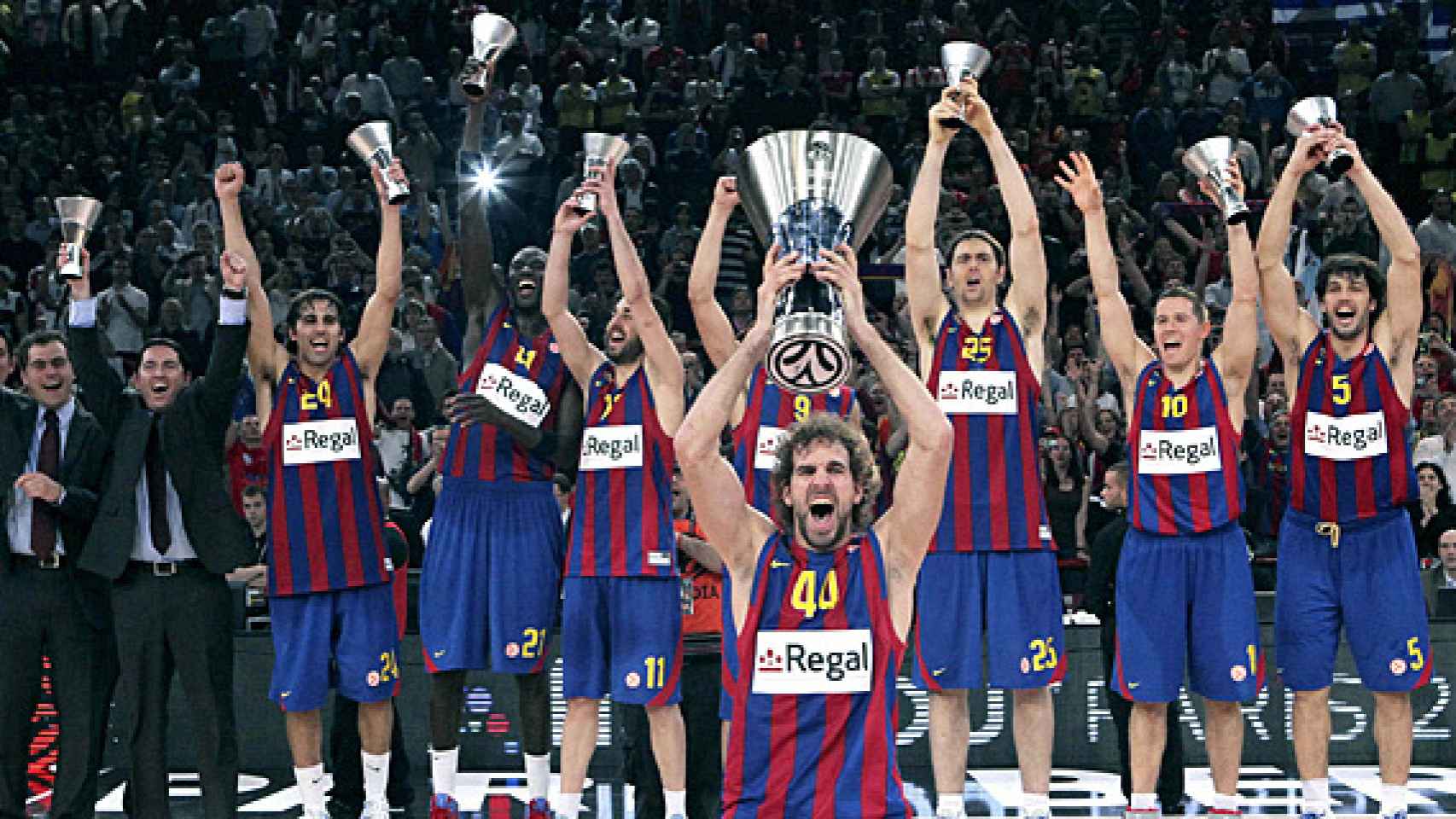 El Barça levanta la Euroliga de 2010.