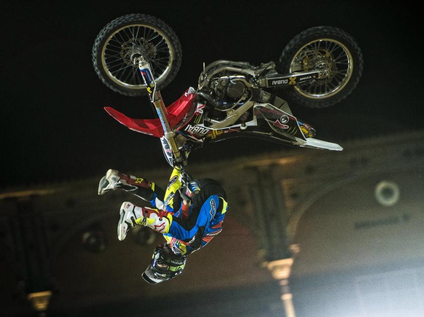 Josh Sheehan durante la clasificación del Red Bull X-Fighters.