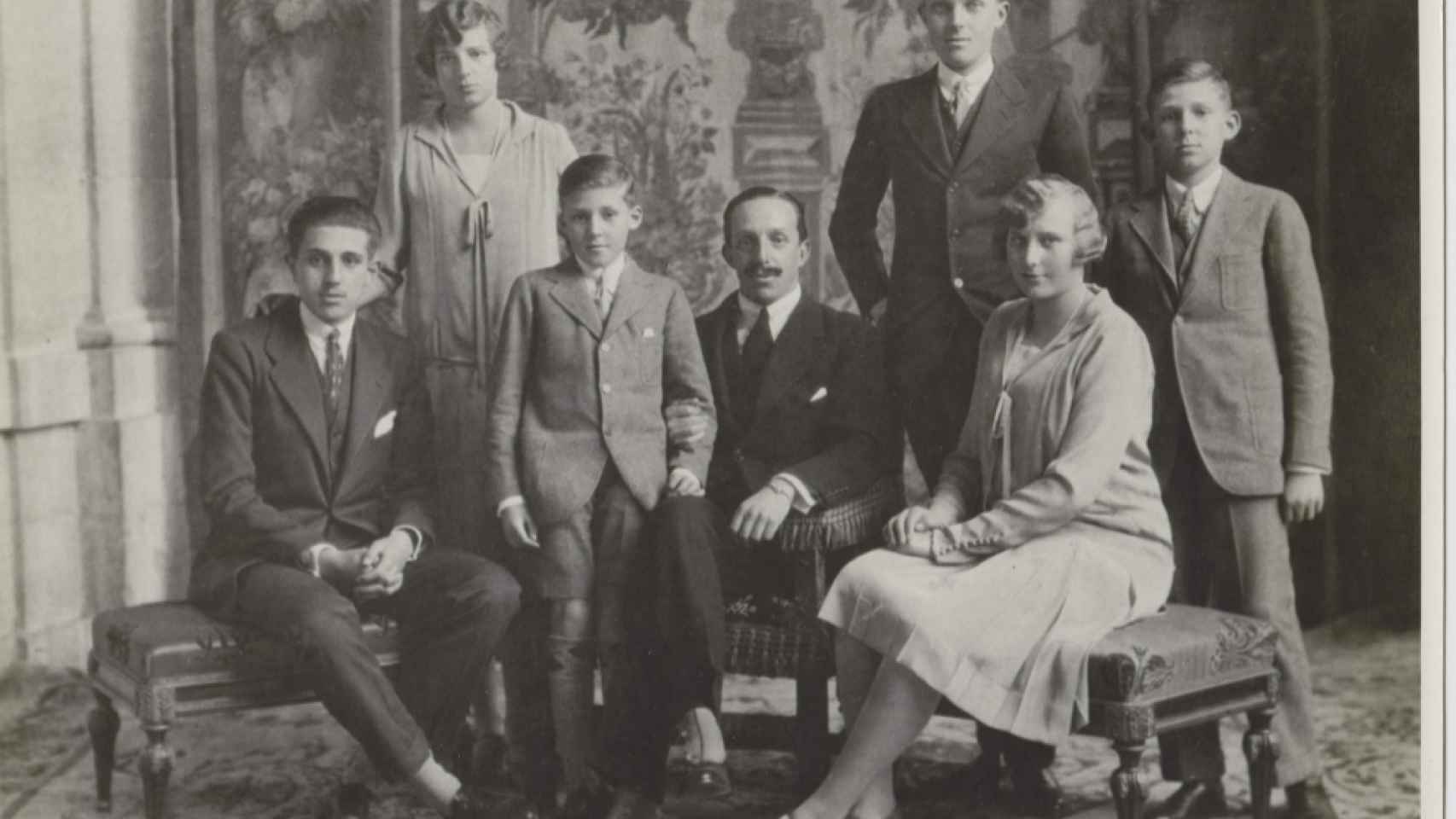 Alfonso XIII con su familia