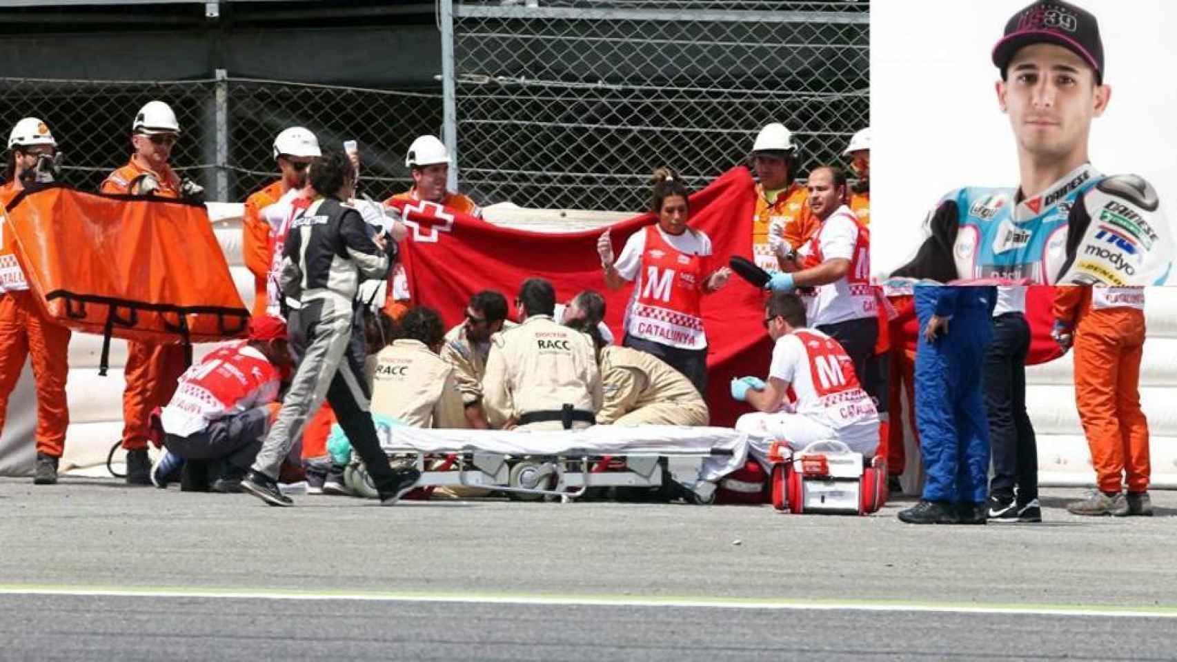 Momento del traslado de Luis Salom tras su accidente en Montmeló.