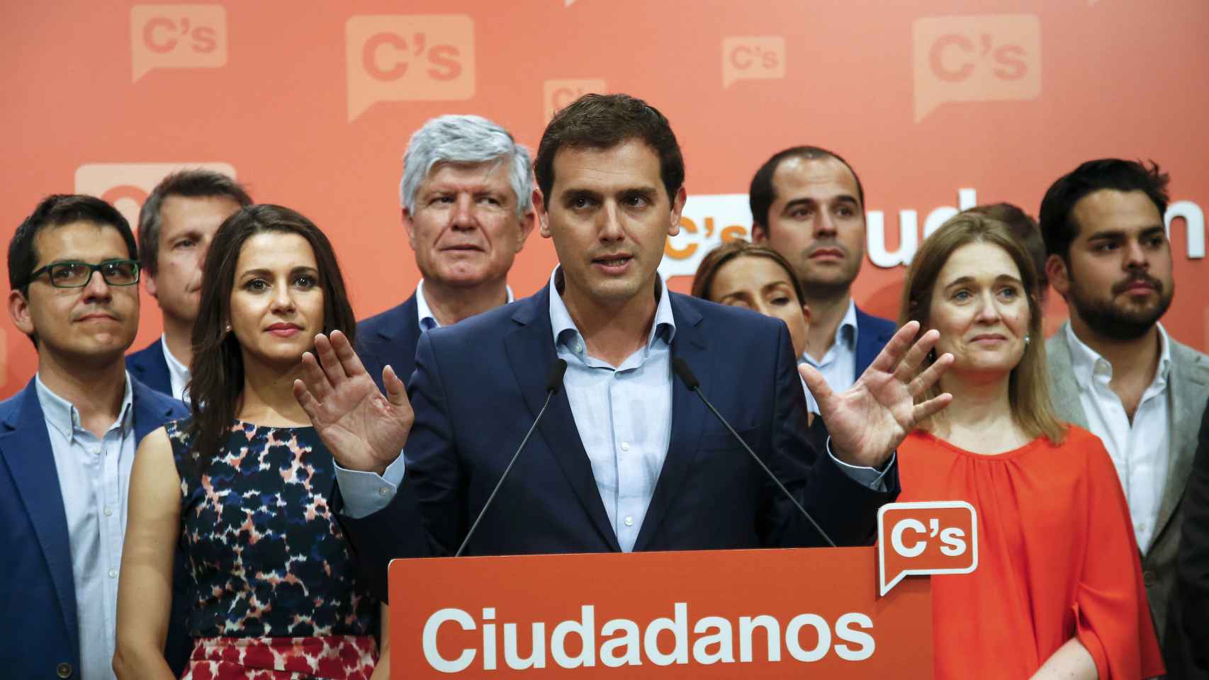 Rivera asegura que no apoyará un Gobierno presidido por Rajoy: “Para eso ya está el PSOE”
