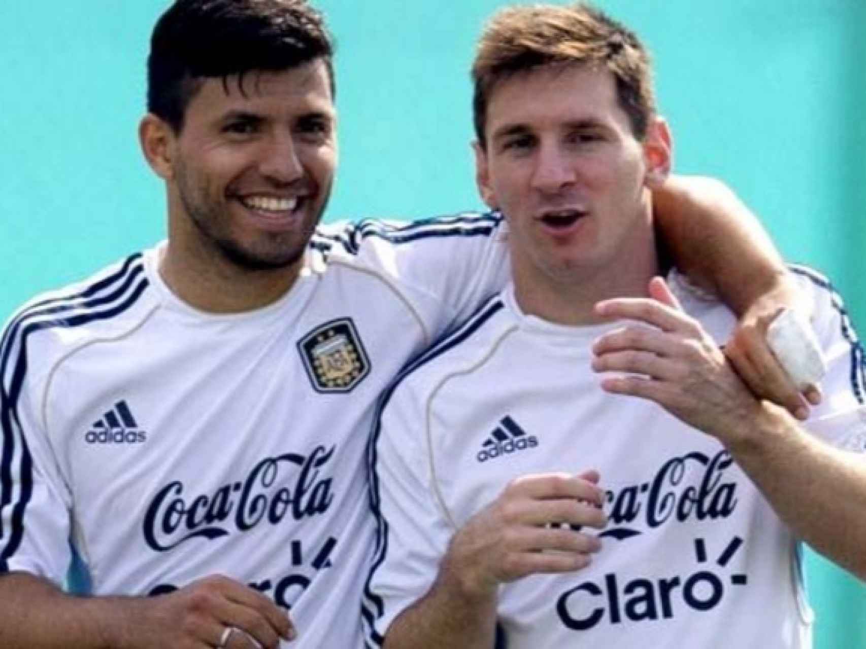 El Kun Agüero y Messi entrenando