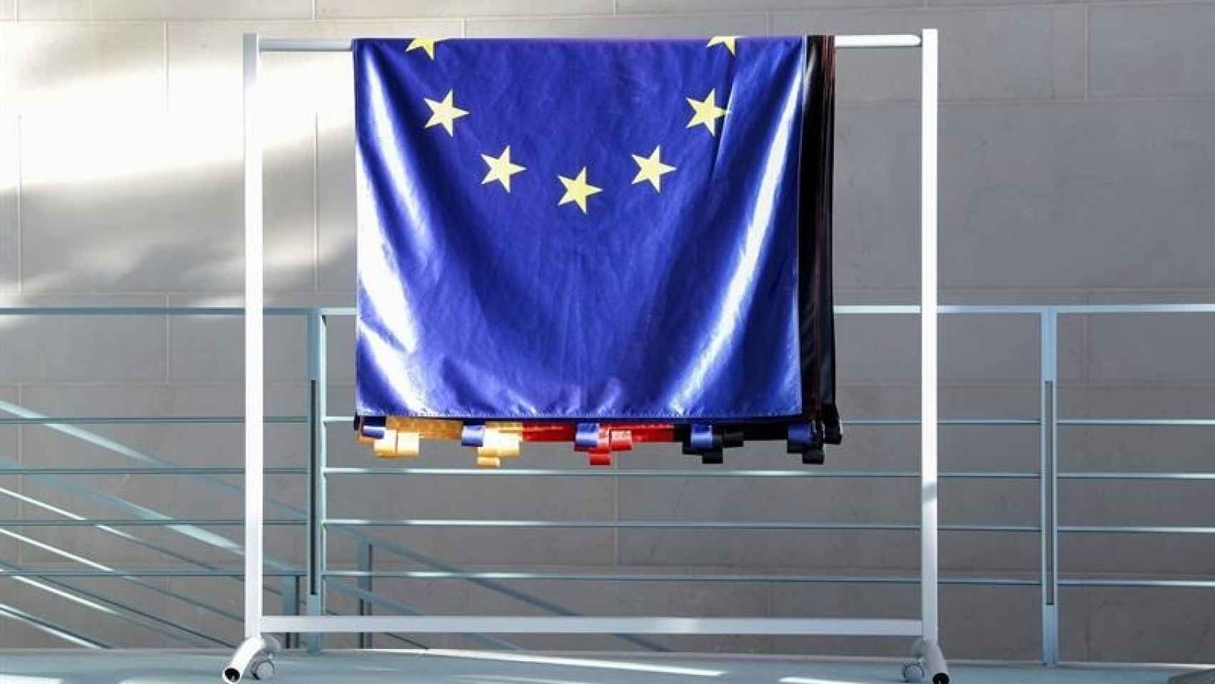 Vista de una bandera de la Unión Europea/Kay Nietfeld/EFE