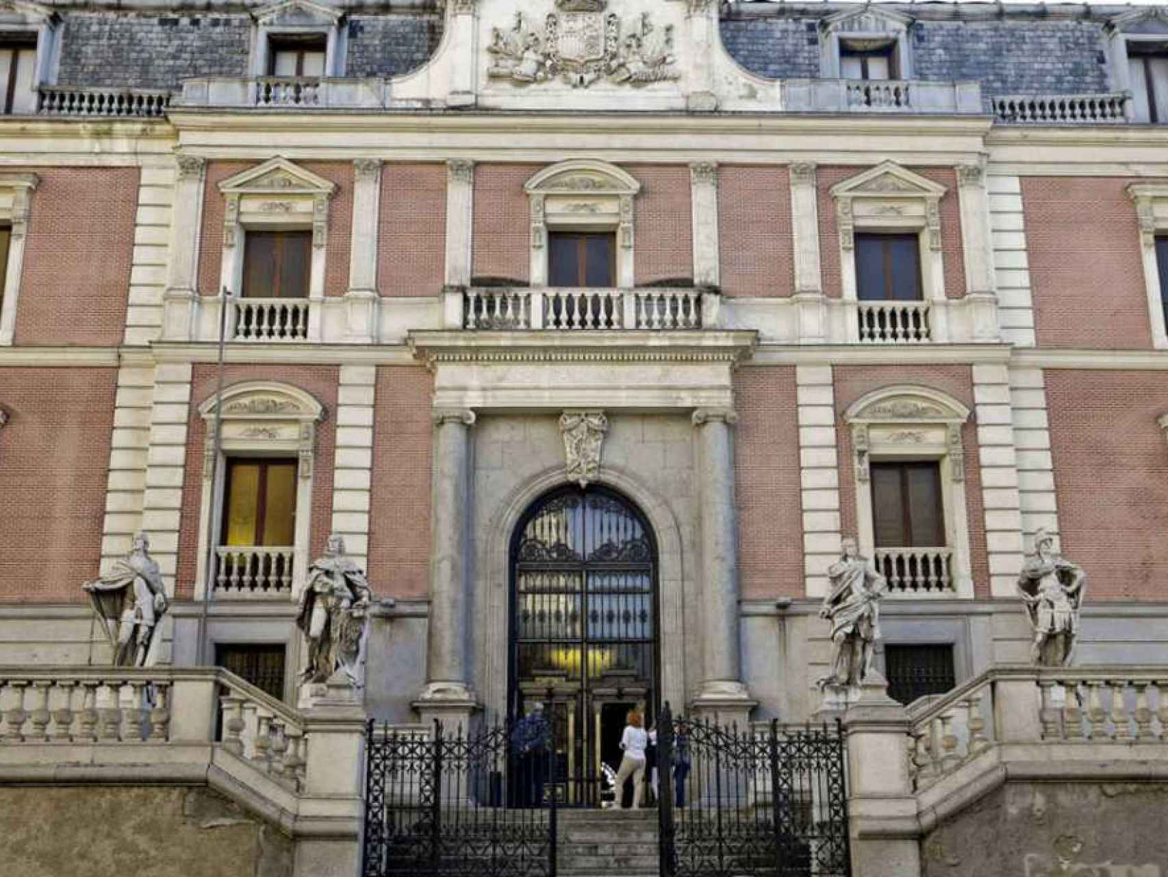 Fachada del Salón de Reinos del Museo del Prado.