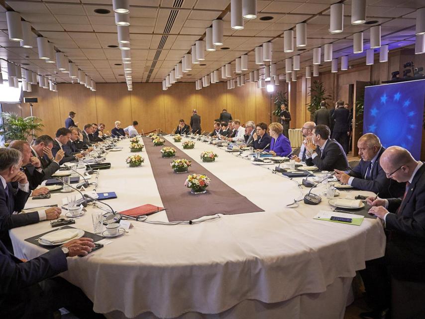 La mesa de los 27 líderes europeos sin Cameron
