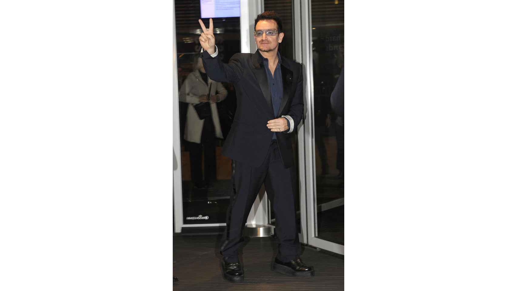 Amantes de las botas vaqueras, Bono y su grupo U2 lanzaron un single titulado Sexy Boots.