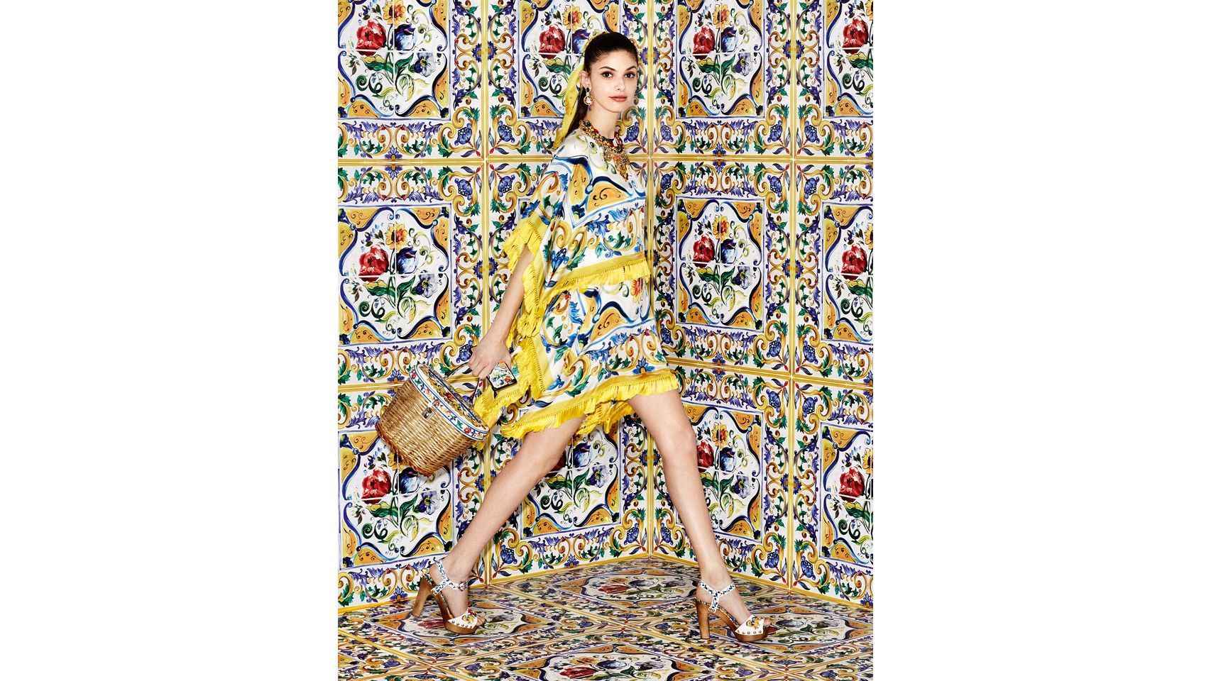 Vestido en sarga con flecos de Dolce y Gabbana verano 2016.