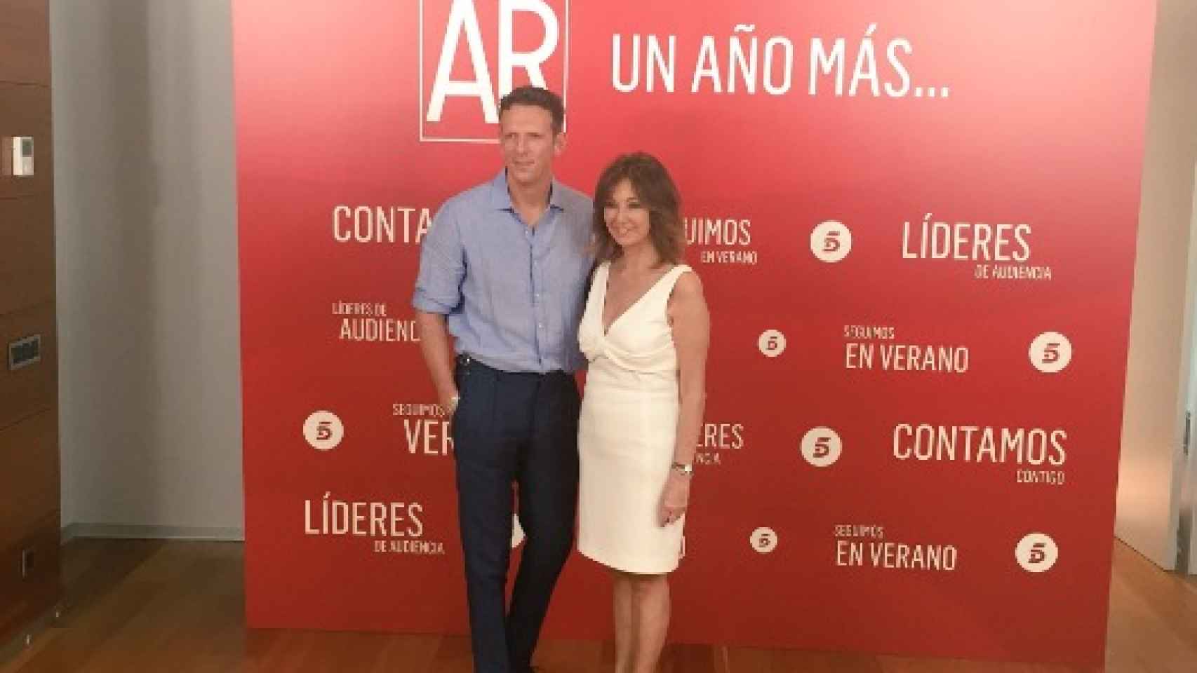 Los presentadores Joaquín Prat y Ana Rosa Quintana